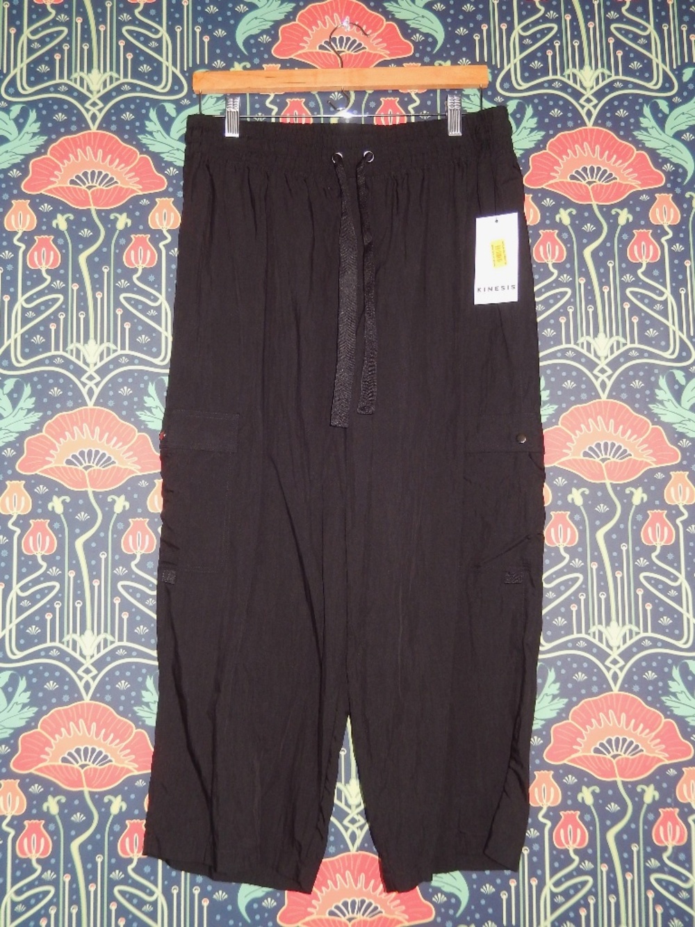 Kinesis Black Cargo Lightweight Cropped Athletic Pants New L